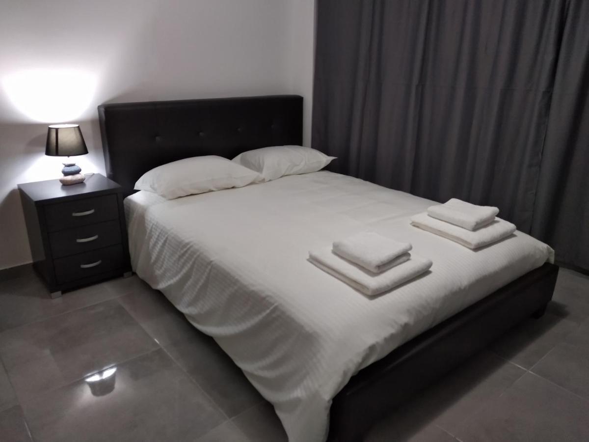 Cozy Place In The Heart Of Harbor Apartment Paphos Exterior photo